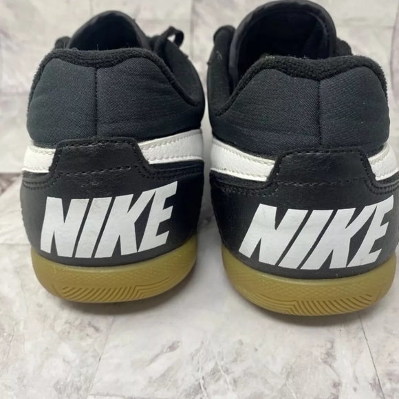 Size 8.5 - Nike Davinho Indoor Soccer Shoes Sneakers MEN 580452-010 Black - Picture 6 of 8